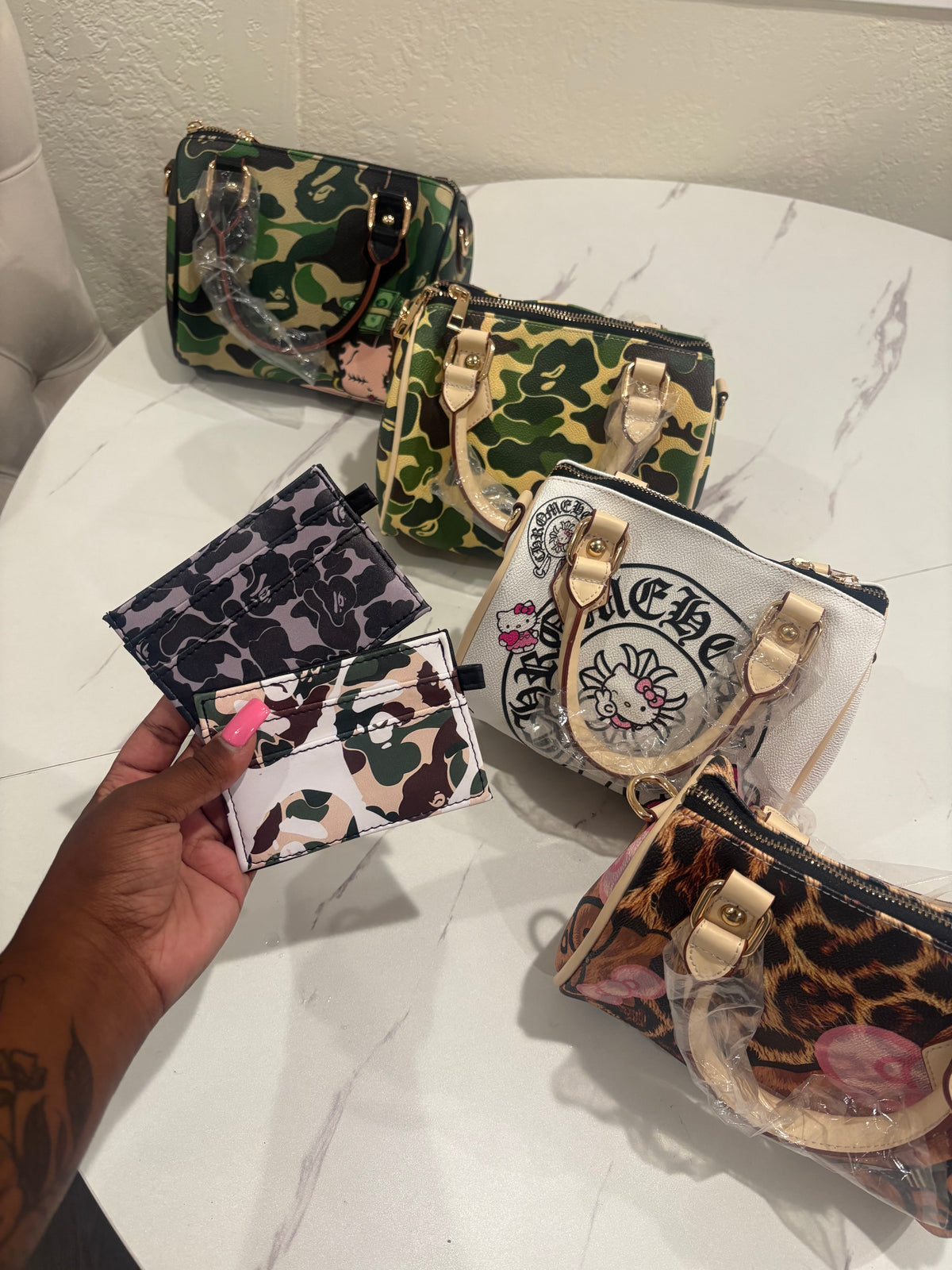 CUSTOM PURSE/CARD HOLDER/TOTE BAG/SWIMWEAR VENDOR