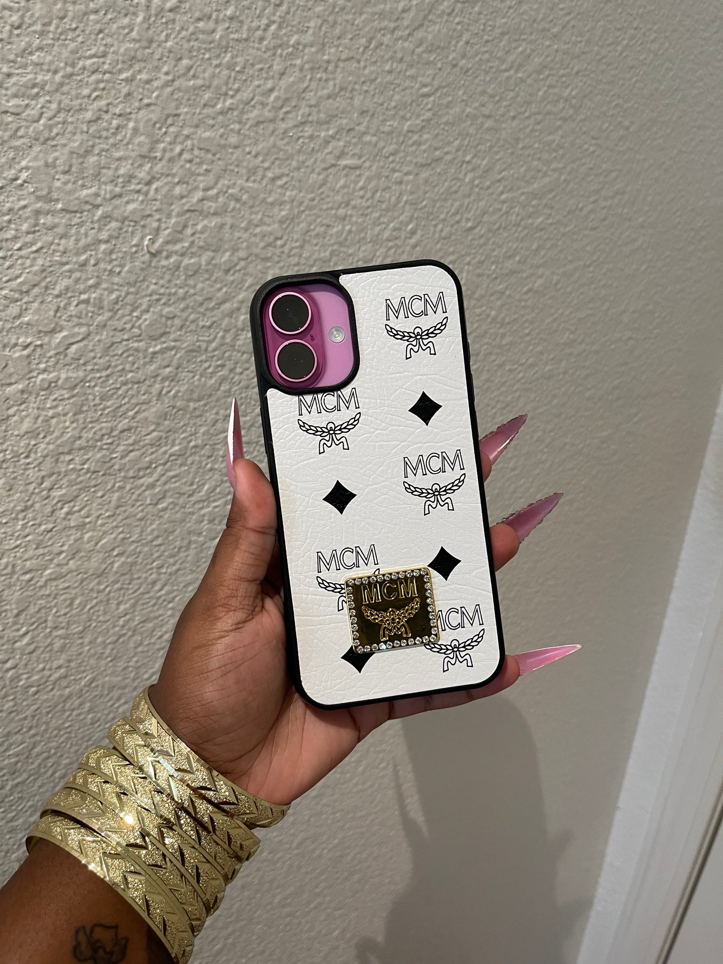 WHITE MCM CASE (pre-order)