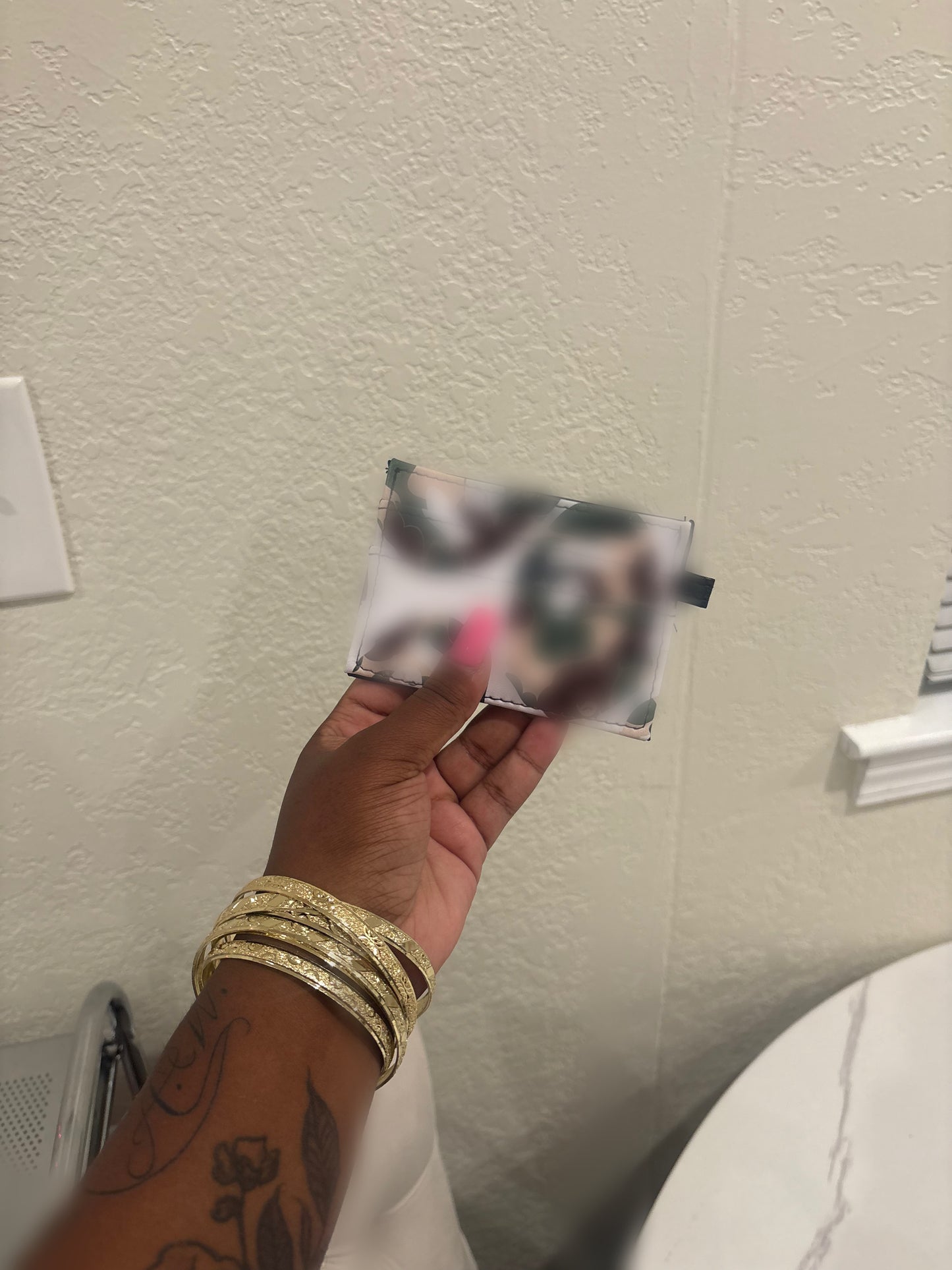 WHITE LUXE CARD HOLDER (pre-order)