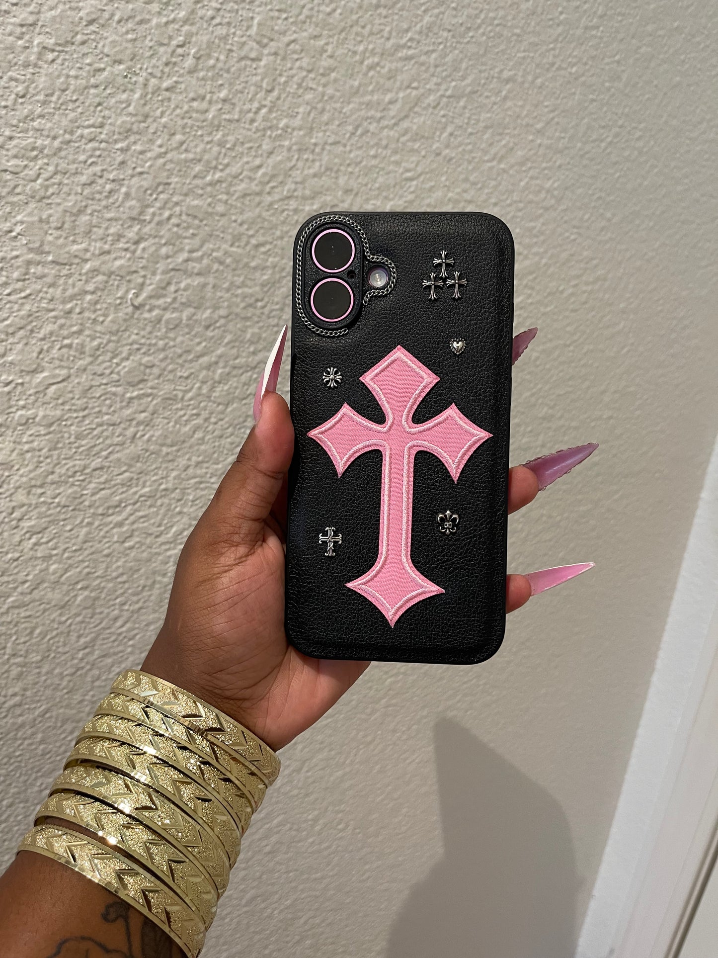 BLACK & PINK CHROME HEART CASE (pre-order)