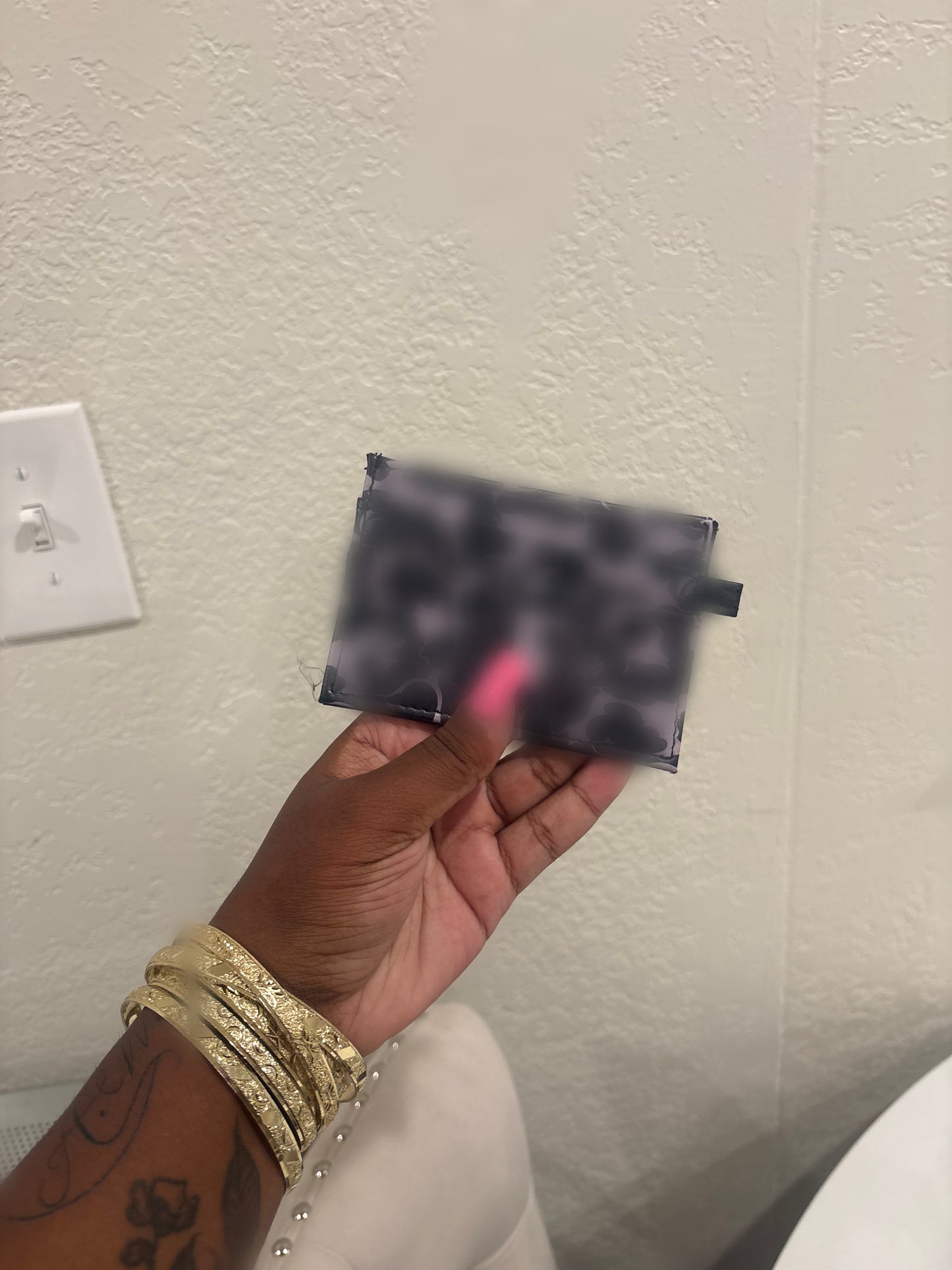 BLACK LUXE CARD HOLDER (pre-order)
