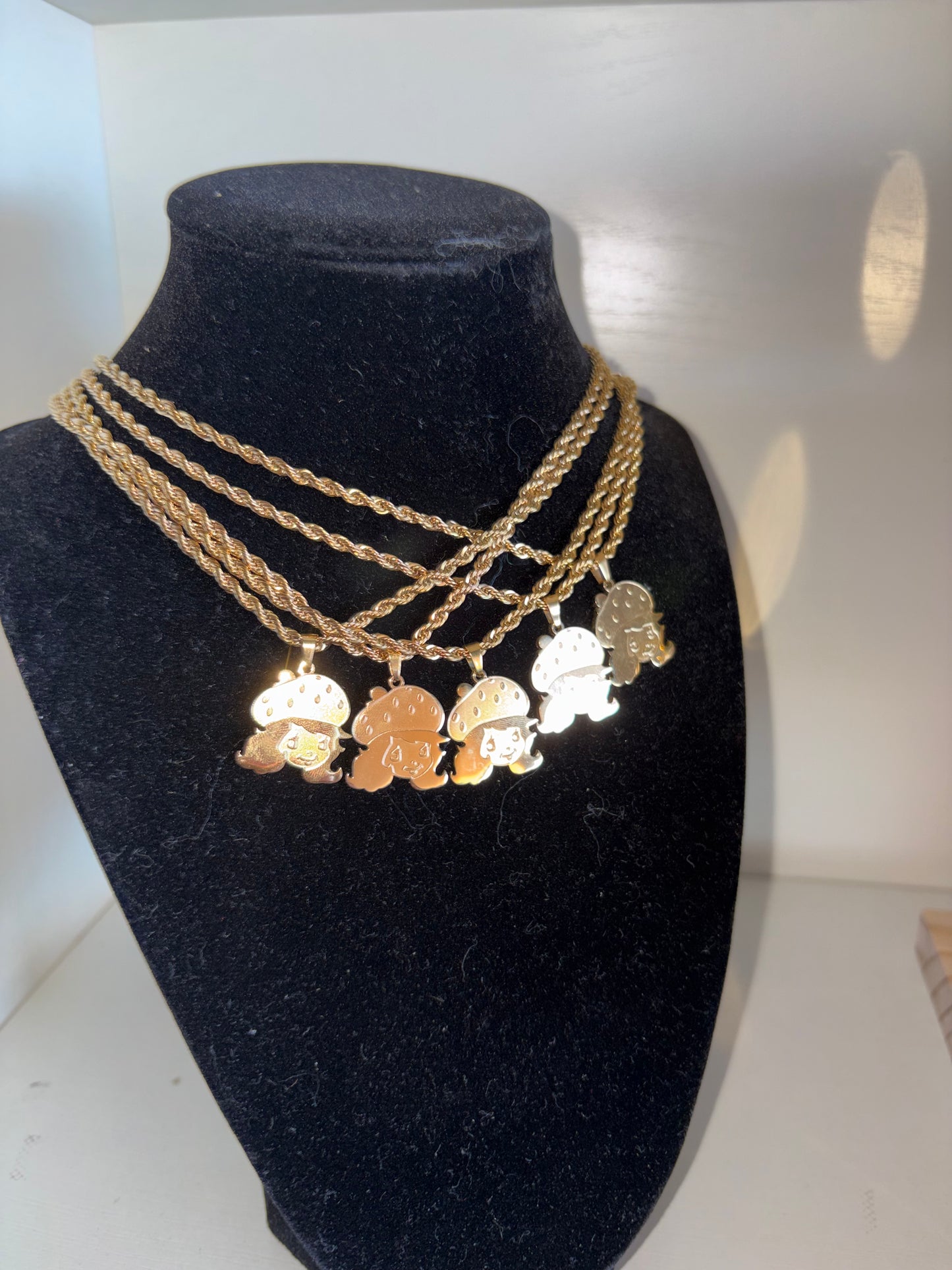 STRAWBERRY SHORTCAKE NECKLACE