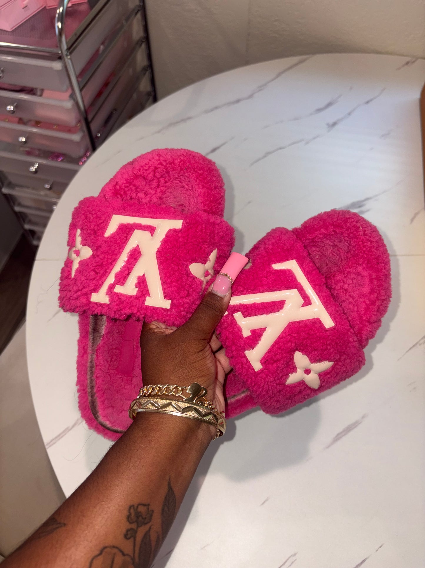 LV SLIDES (pre-order)