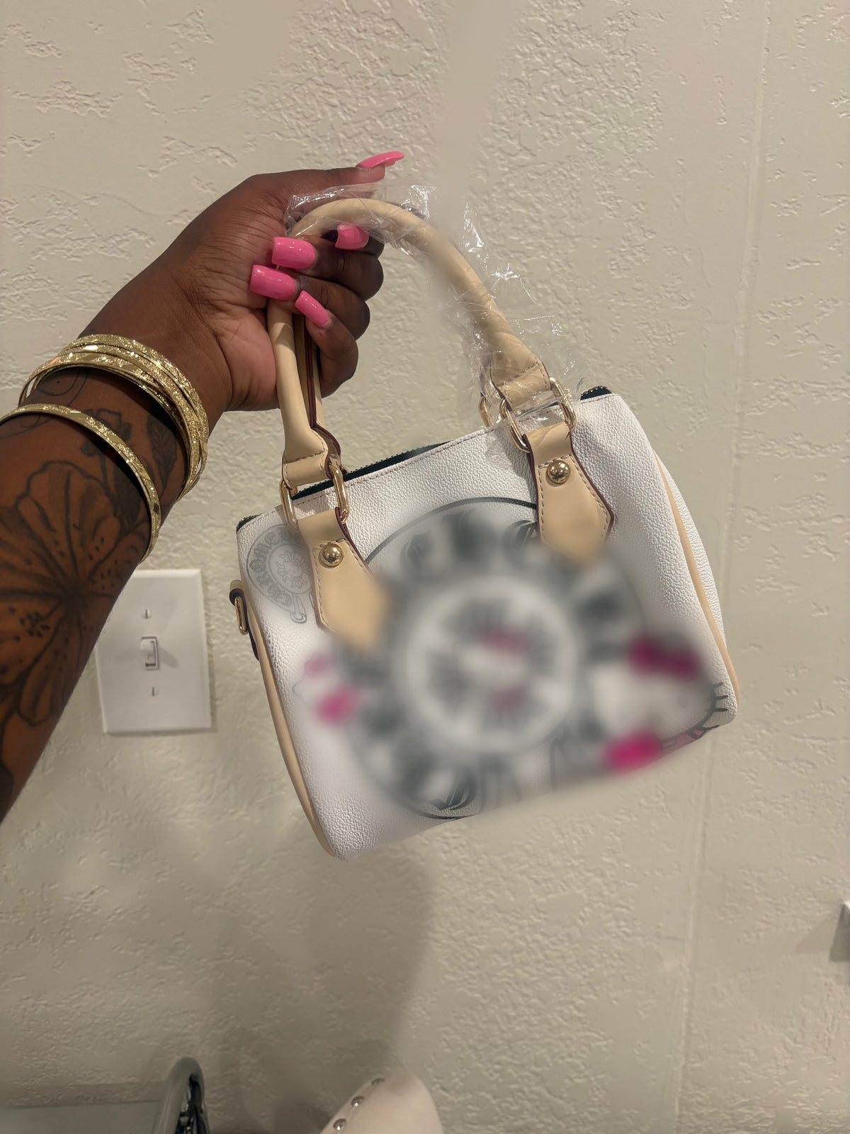 ICON WHITE C-HRTS PURSE (pre-order)