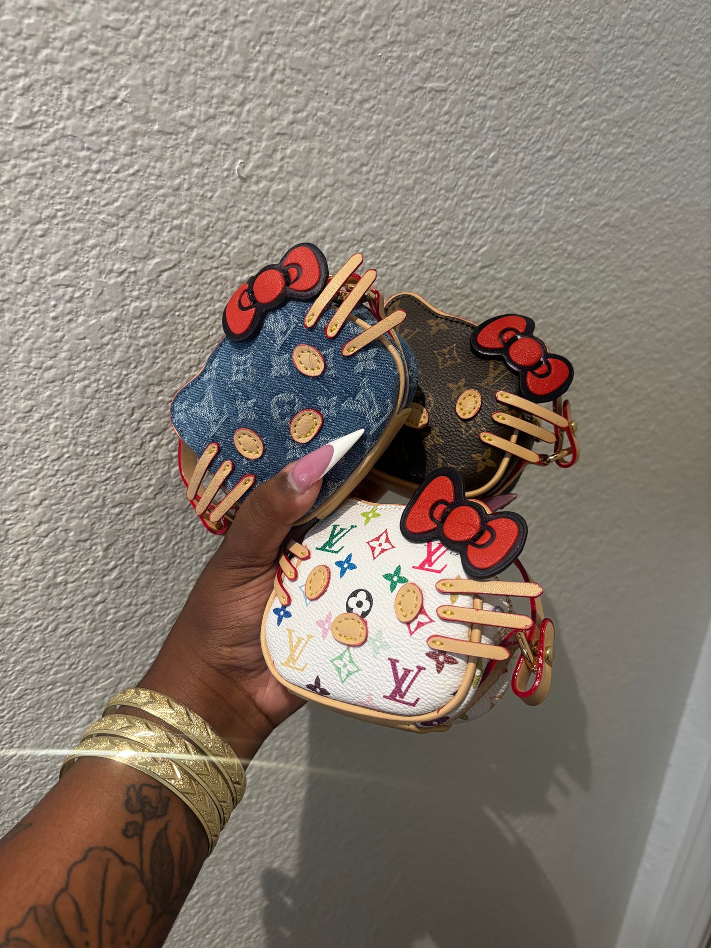 HELLO KITTY MINI BAGS (pre-order)
