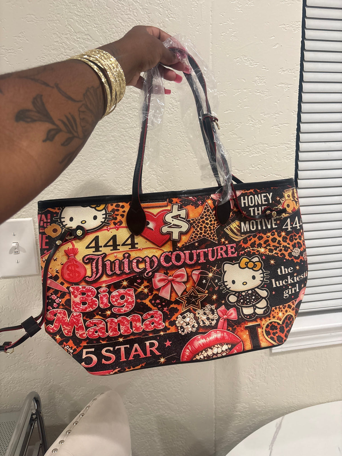 CUSTOM PURSE/CARD HOLDER/TOTE BAG/SWIMWEAR VENDOR