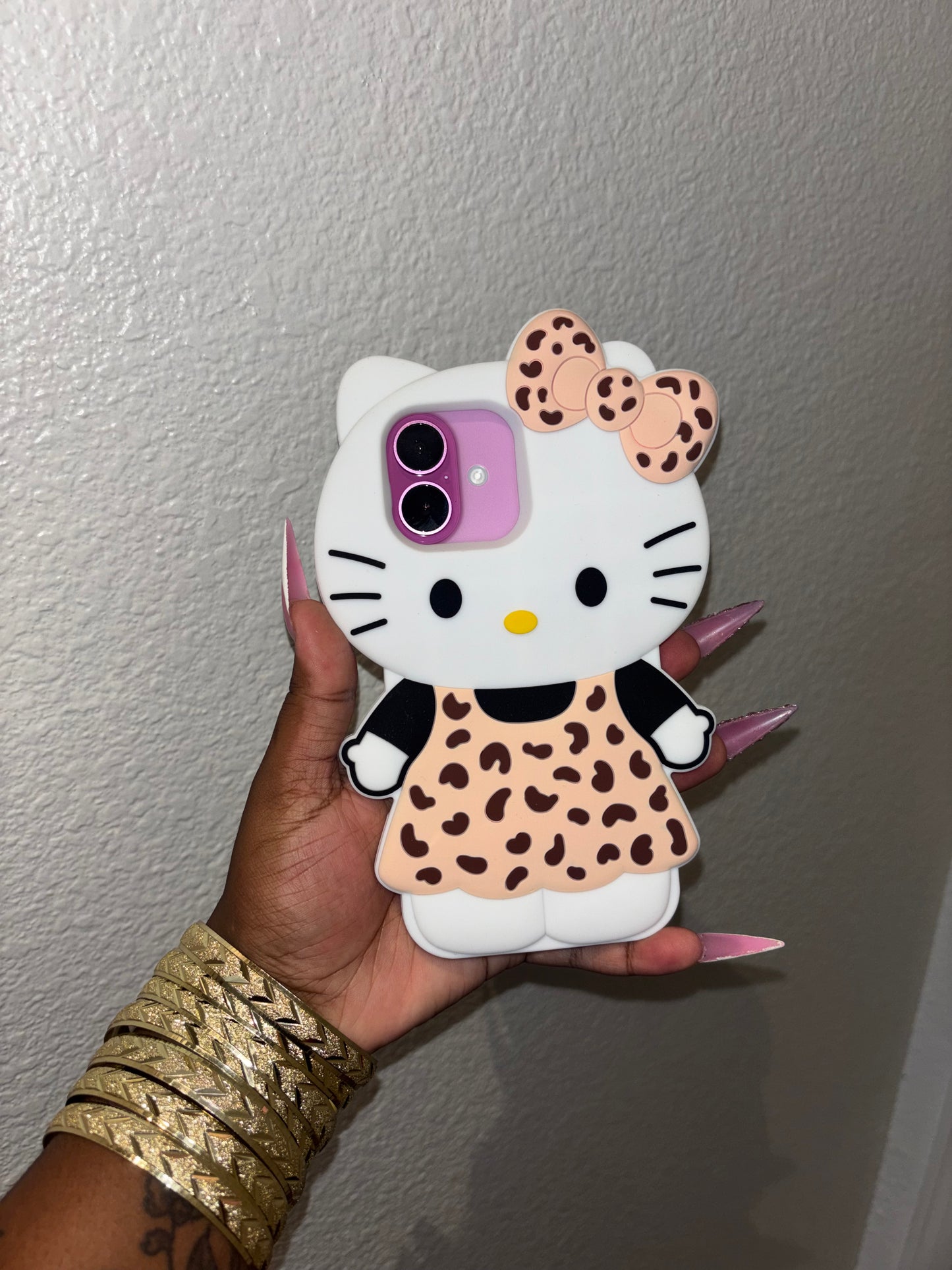 HELLO KITTY BODY CASES (pre-order)