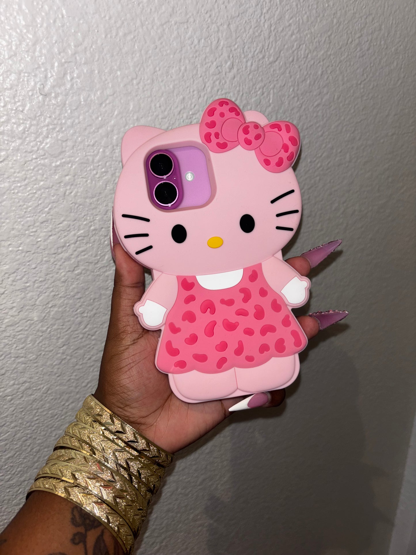 HELLO KITTY BODY CASES (pre-order)