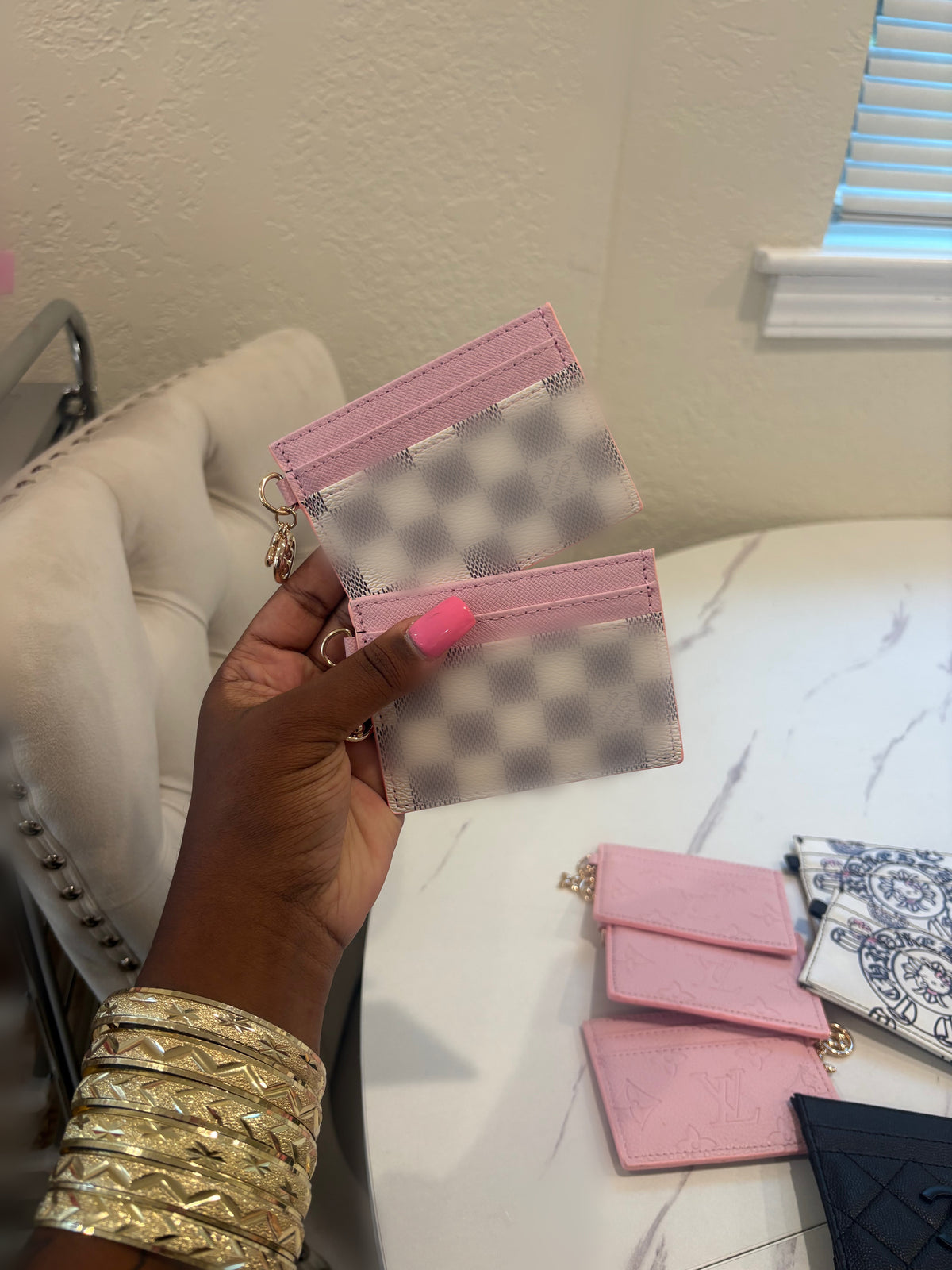 PINK/WHITE PATTERN CARD HOLDER