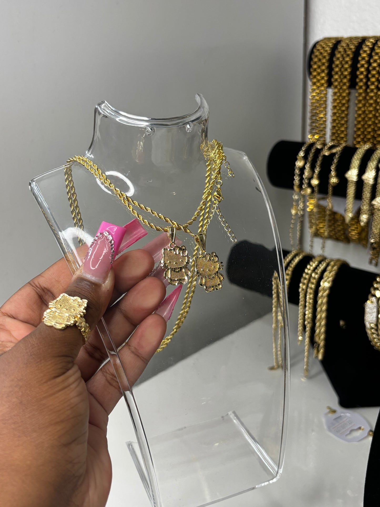 HK BODY NECKLACE