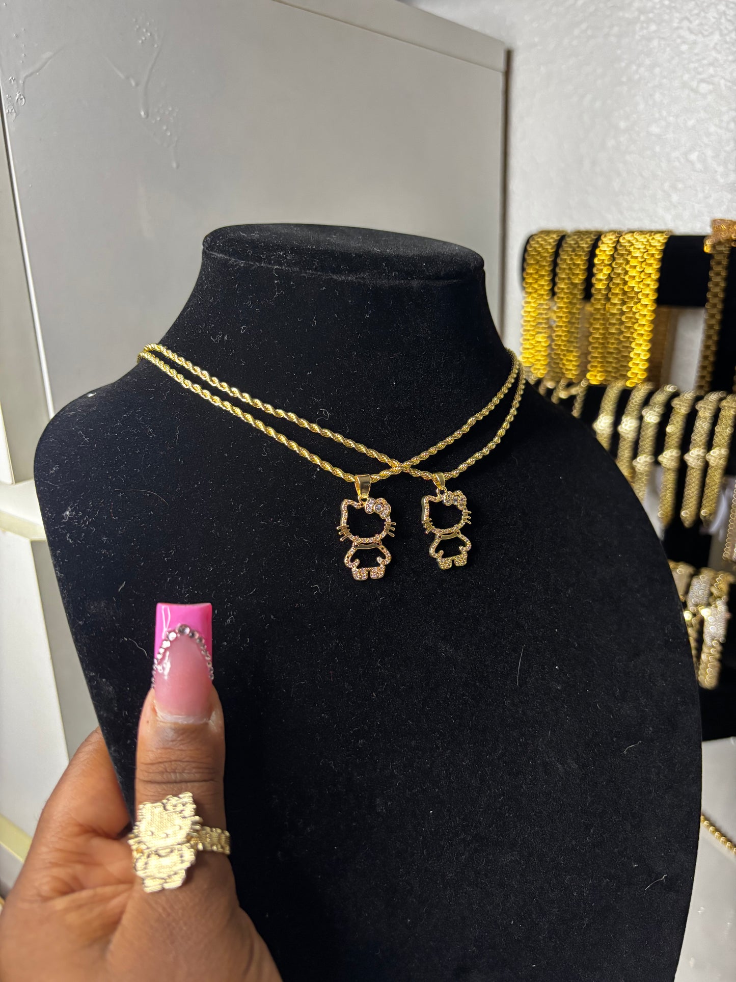 HK OPEN BODY NECKLACE