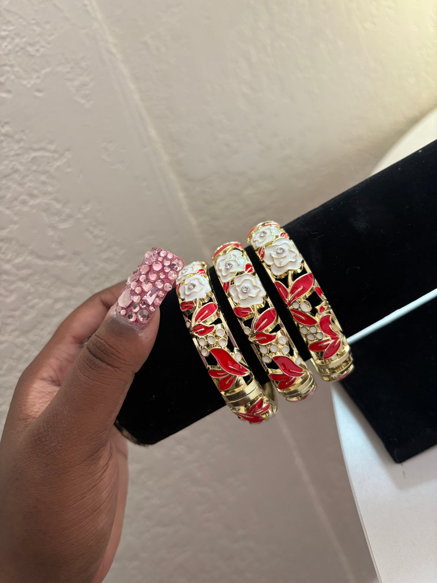 FLOWER BANGLE VENDOR