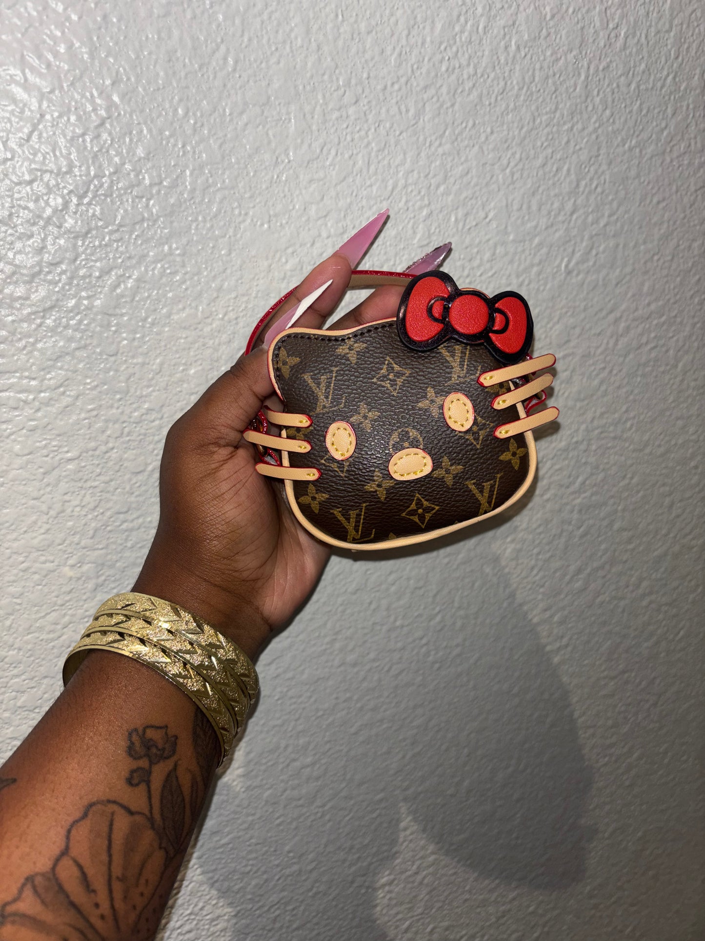HELLO KITTY MINI BAGS (pre-order)