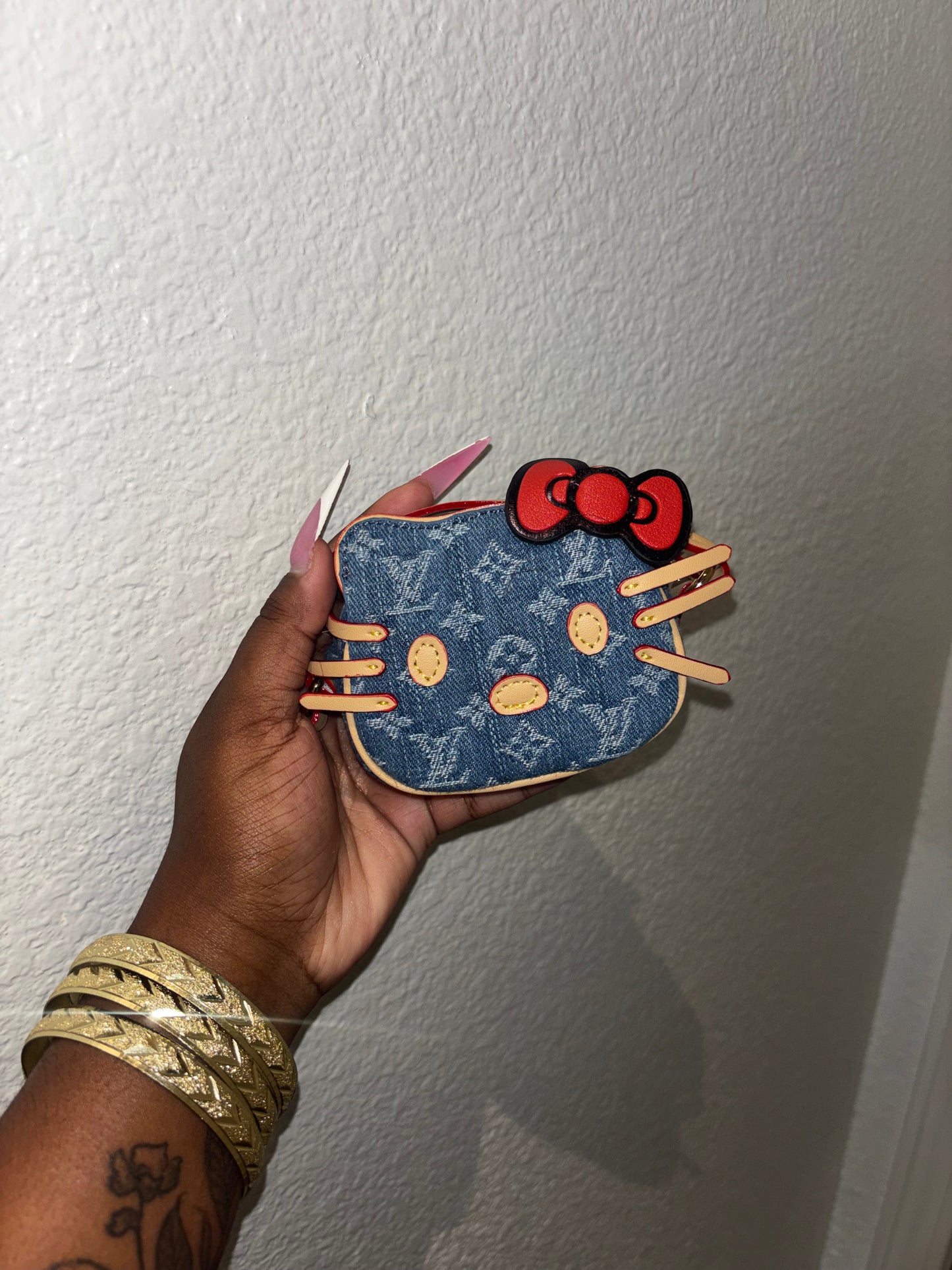 HELLO KITTY MINI BAGS (pre-order)